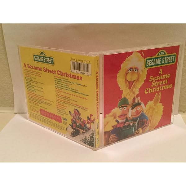 Amazon.com: The Muppets - A Green and Red Christmas: CDs & Vinyl